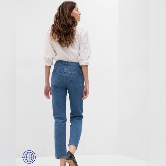 Gap NWOT Cheeky Straight High Rise Blue Jeans in 32 or 14R - Picture 2 of 4